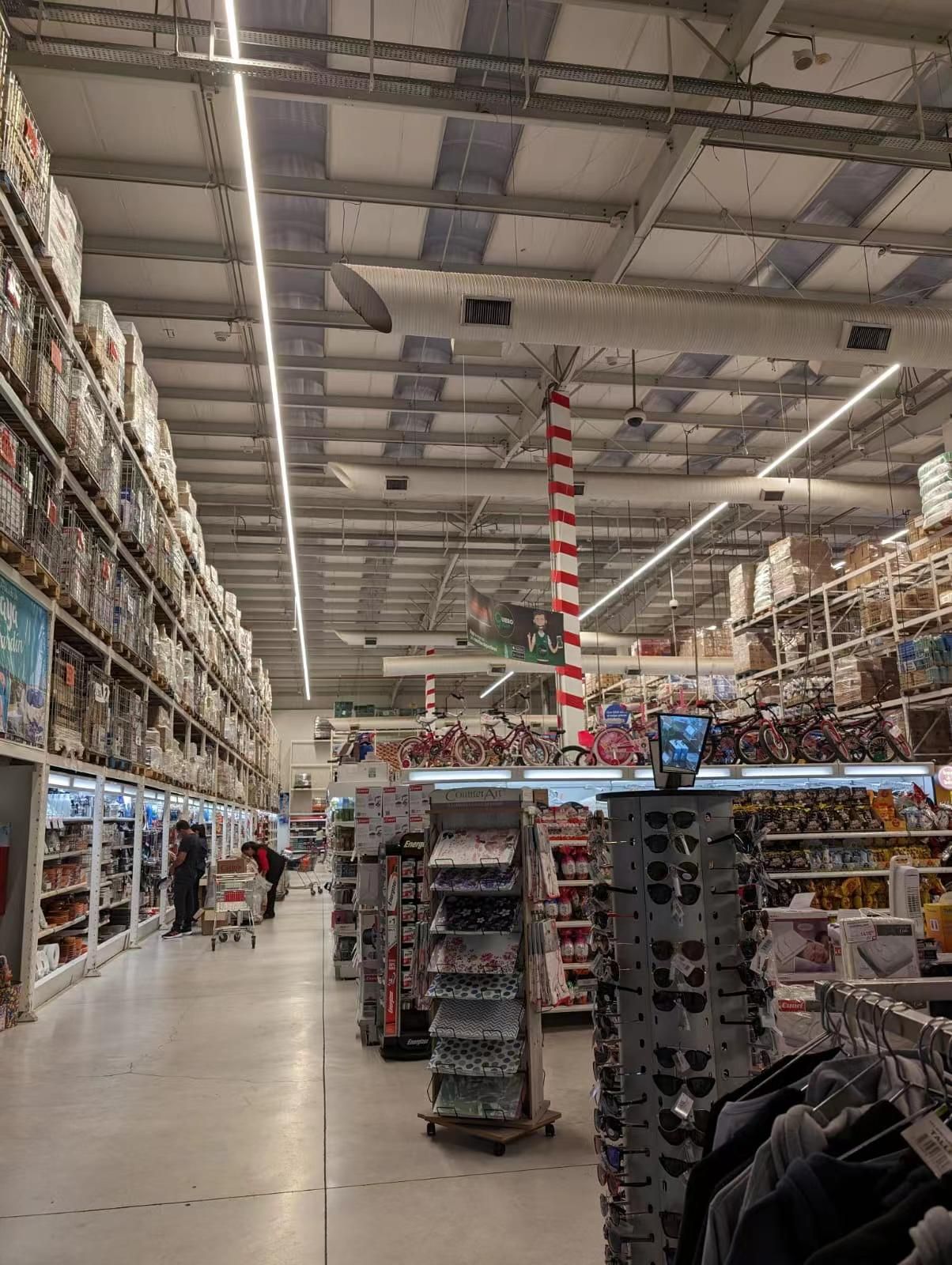 Wide view of a completed supermarket project in Uruguay